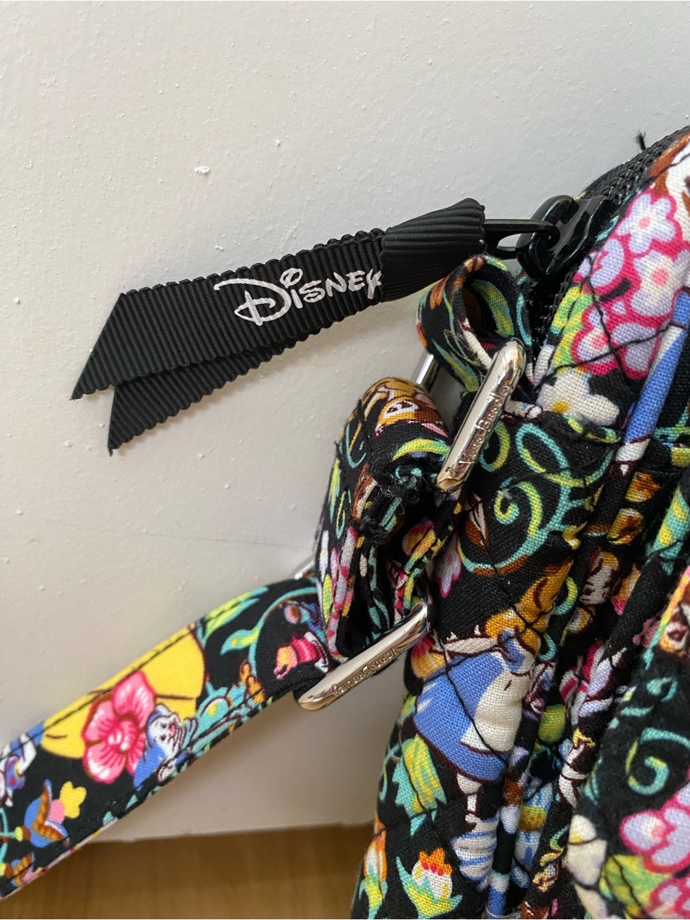 Vera Bradley Disney 100 Small Crossbody Bag Snow White Alice Pooh Bambi - Picture 6 of 9